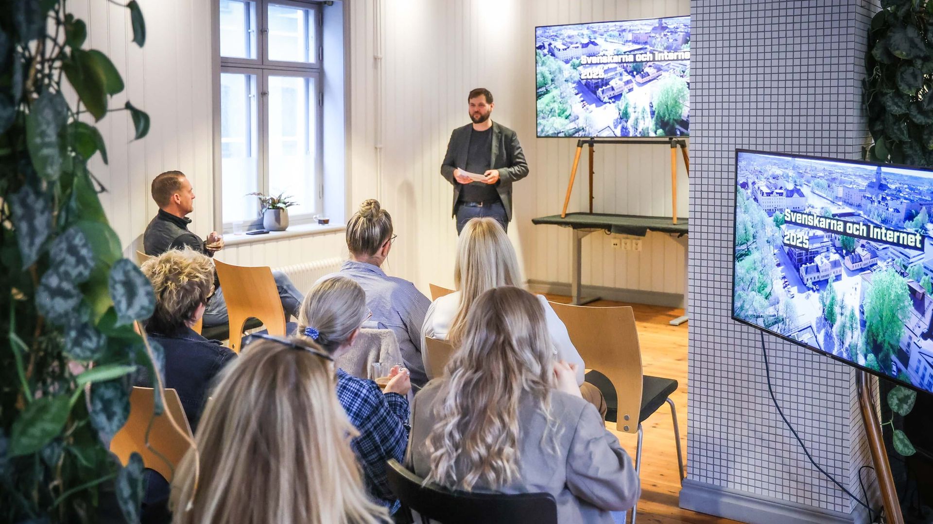 Frukostevent hos Beegleton, presentation av insikter från rapporten Svenskarna och internet 2025