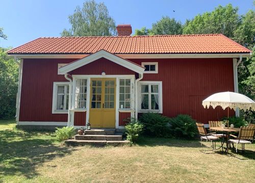 HYR VÅRT CHARMIGA TORP  En lantlig oas vid Malmberga Loge Kungsör