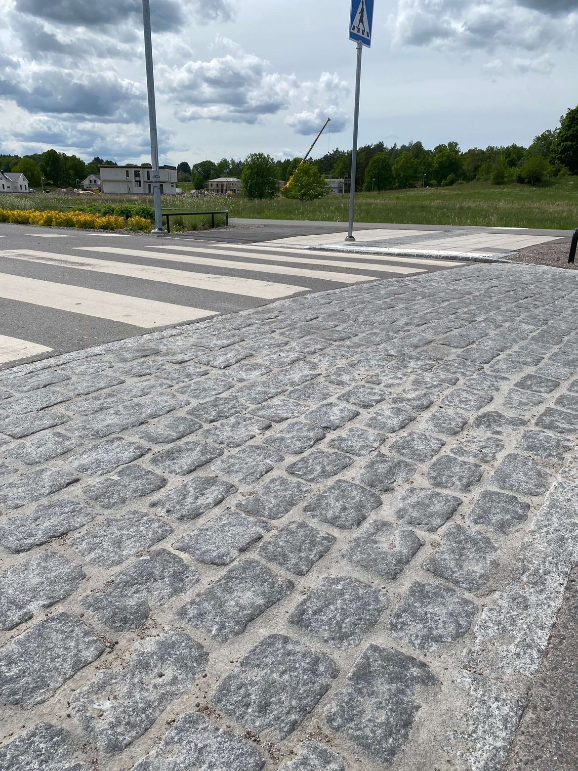 gatsten vid Björkalunds bostadsområde