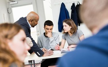 Stipendium för utbildning i Sverige och utomlands