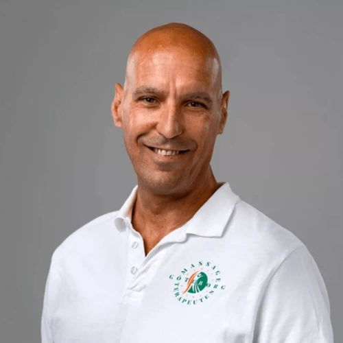 Daniel Näsman, certifierad medicinsk massageterapeut i Göteborg med 30 års erfarenhet av klinisk behandling.