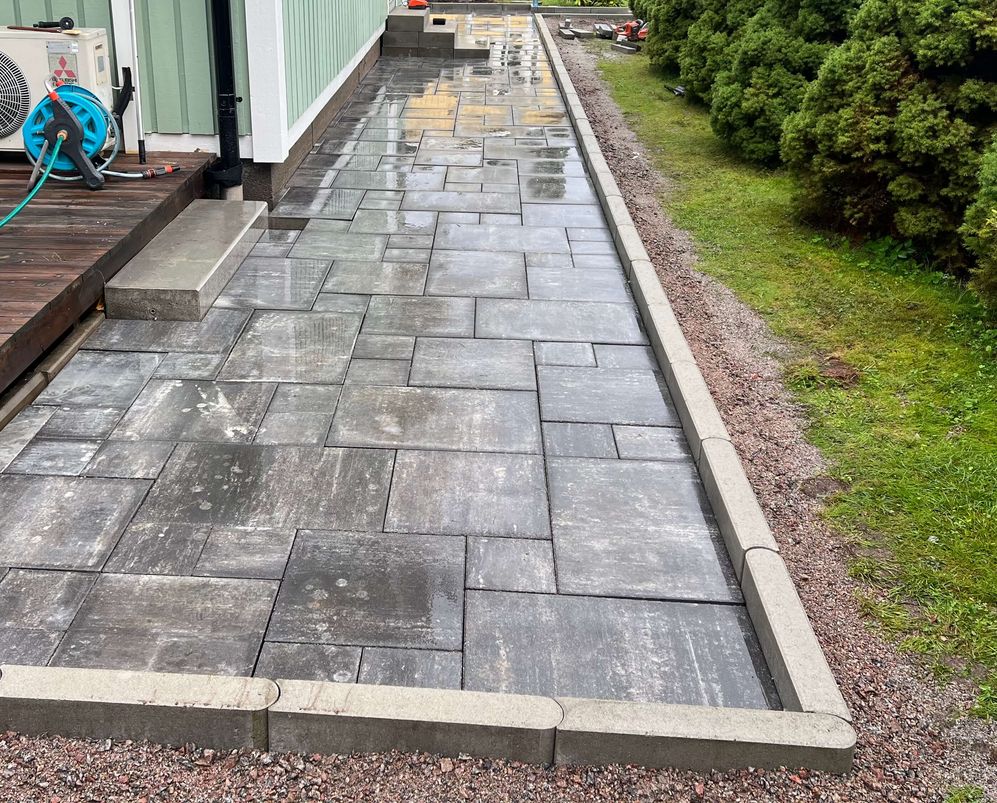 gång av stenplattor