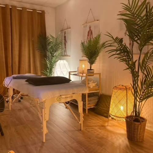 Inbjudande och harmonisk massagemottagning i det anrika Stigbergshuset vid Stigbergstorget i Majorna.
