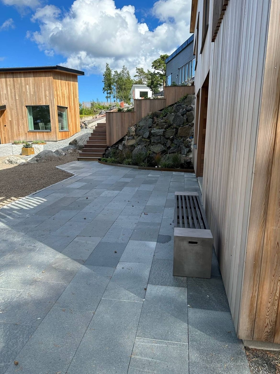 skifferhällar vid uteplats