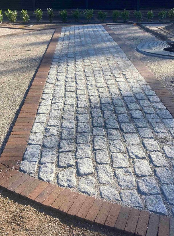 storgatsten vid hästgård i Kvicksund