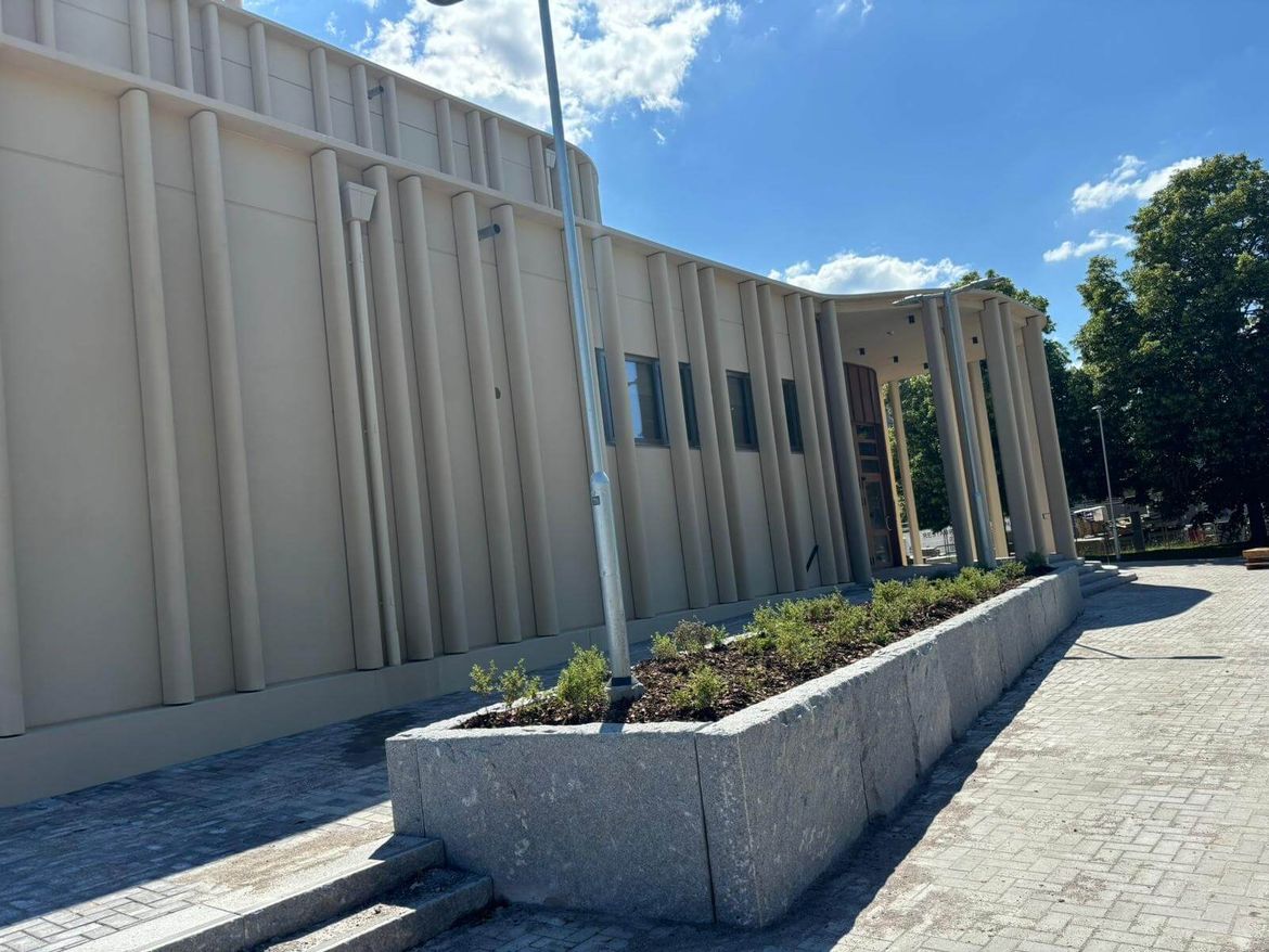 Kantsten vid nya Tingsrätten i Norrköping